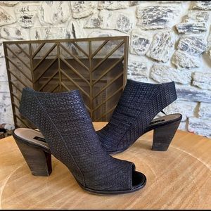 Paul Green Cayenne Black Suede Sandals